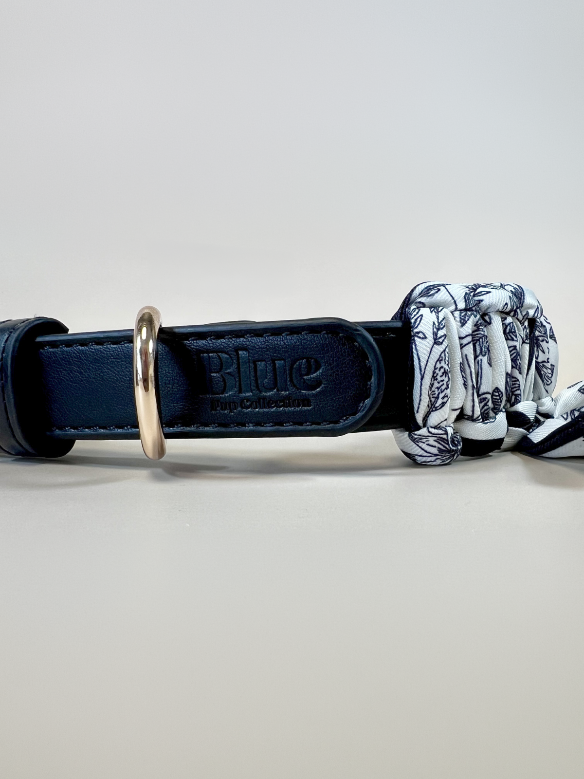 Blue Pup Hundehalsband mit geflochtenem Tuch