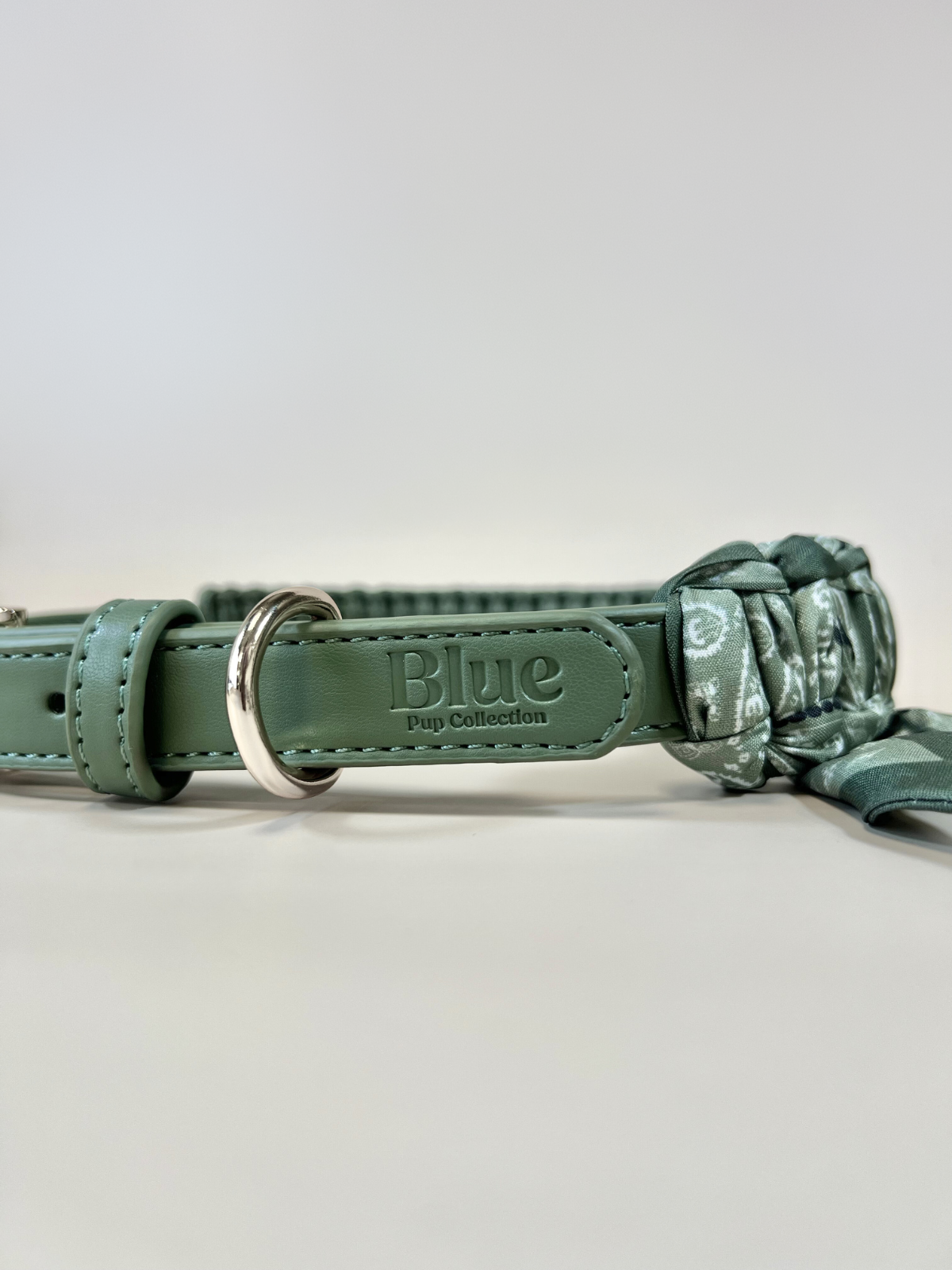 Blue Pup Hundehalsband mit geflochtenem Tuch