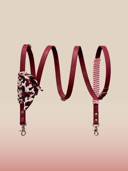 Blue Pup Hands-Free-Leine + burgunderrotes Halsband im Set