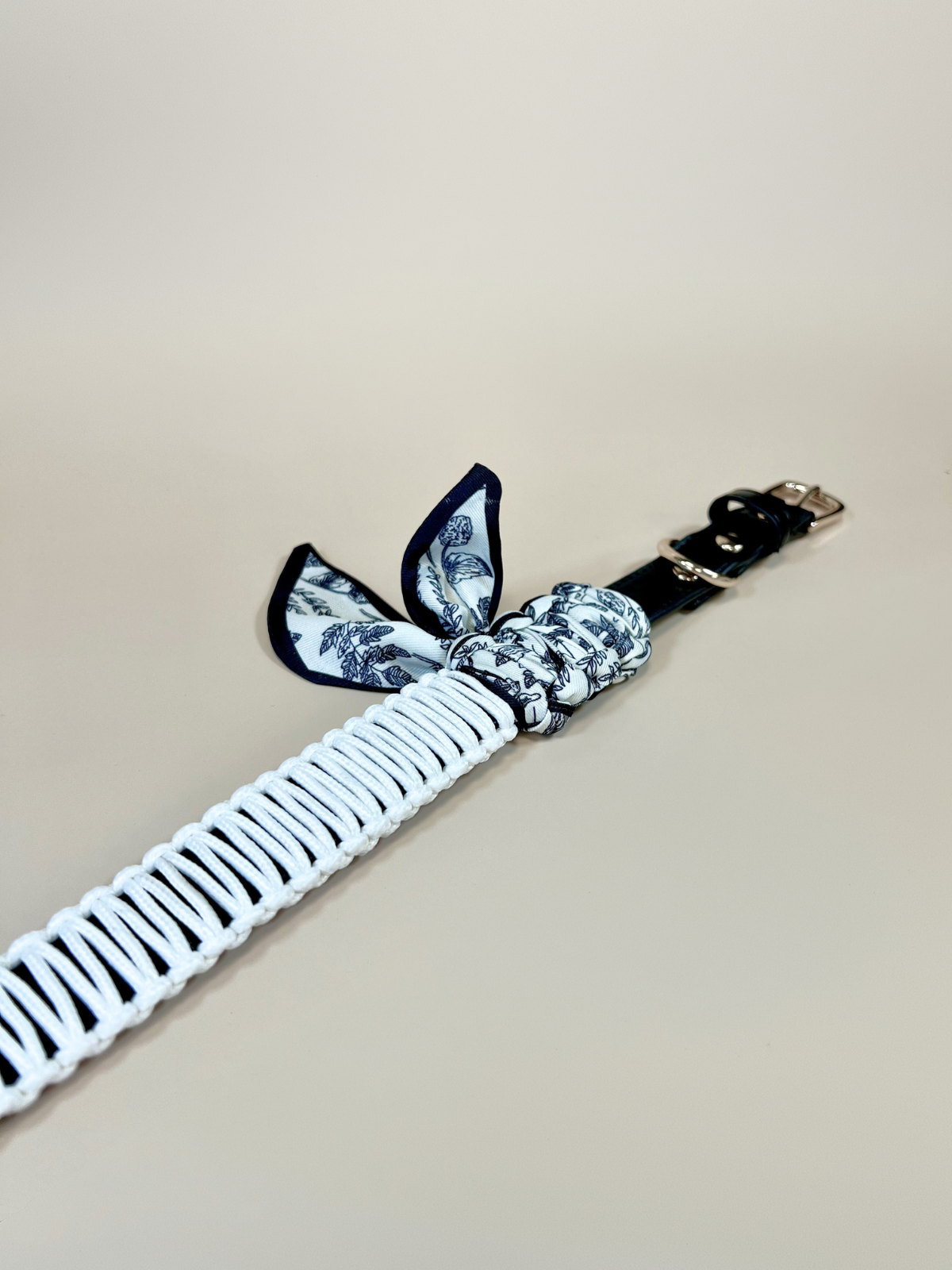 Blue Pup Hundehalsband mit geflochtenem Tuch