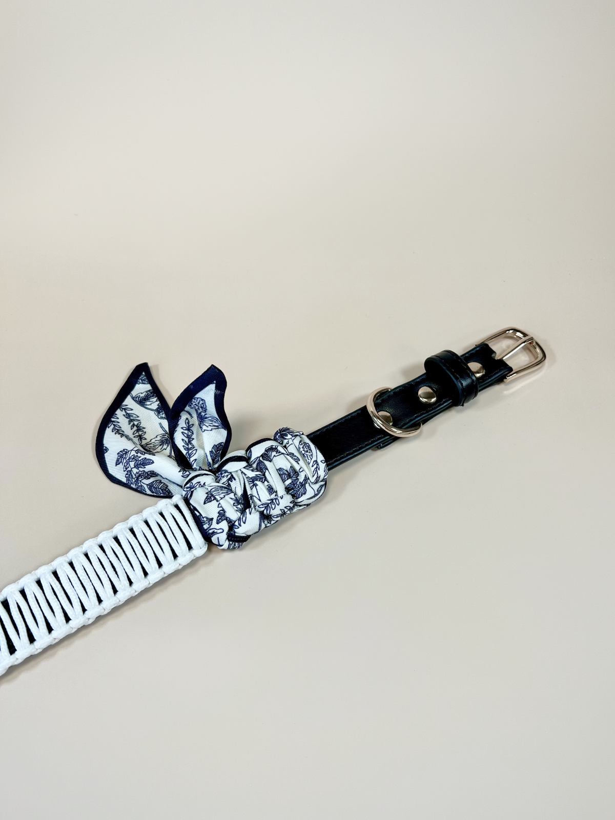 Blue Pup Hundehalsband mit geflochtenem Tuch